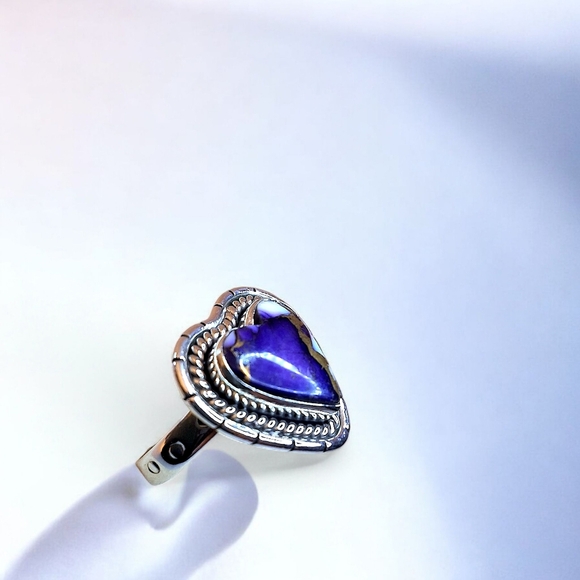 Sterling Silver Heart-Shaped Purple Mojave Turquoise Ring (Size 8) - Picture 13 of 14